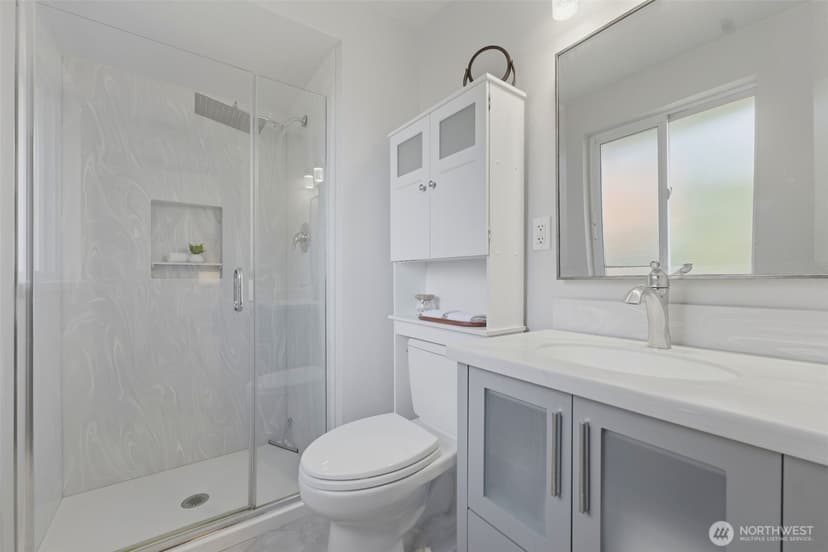 Property photo for 8401 59th Avenue SW, Lakewood photo 15