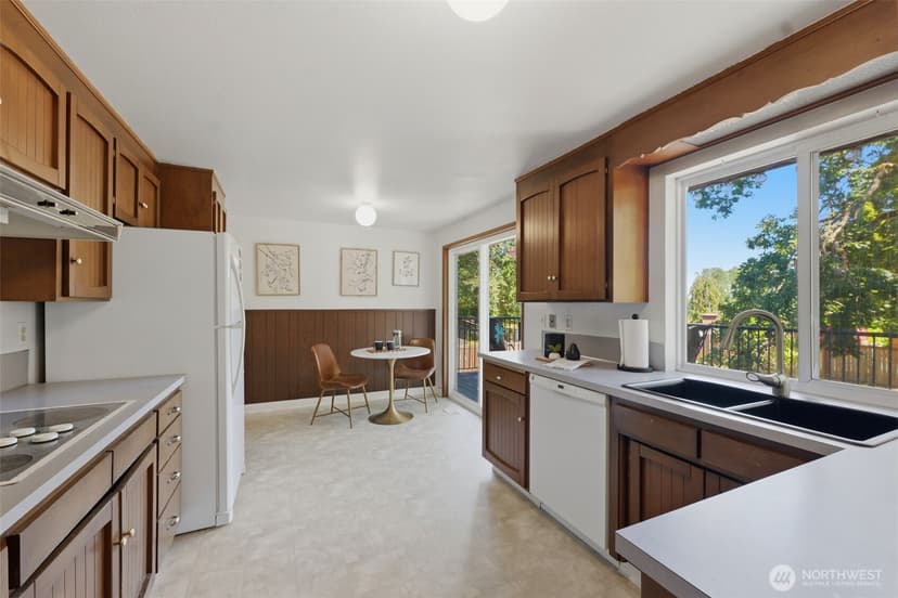 Property photo for 8401 59th Avenue SW, Lakewood photo 6