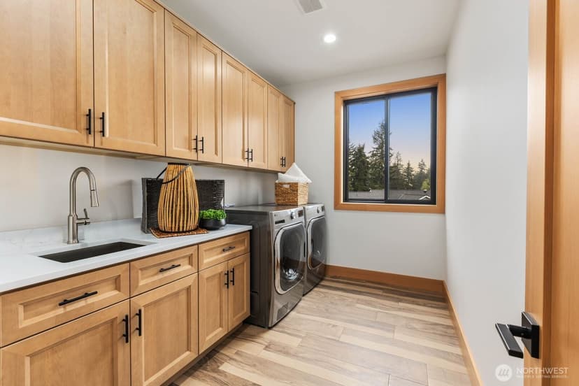 Property photo for 1207 145th Avenue SE, Bellevue photo 28