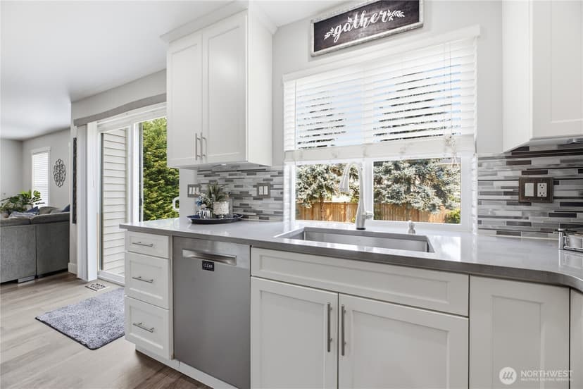 Property photo for 23404 SE 263rd Street, Maple Valley photo 11