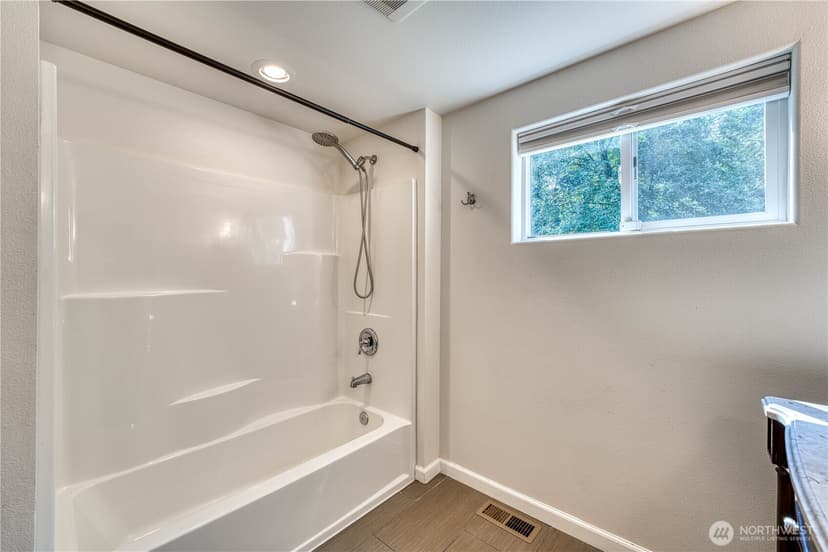 Property photo for 2930 Cascade Trail, Bremerton photo 25