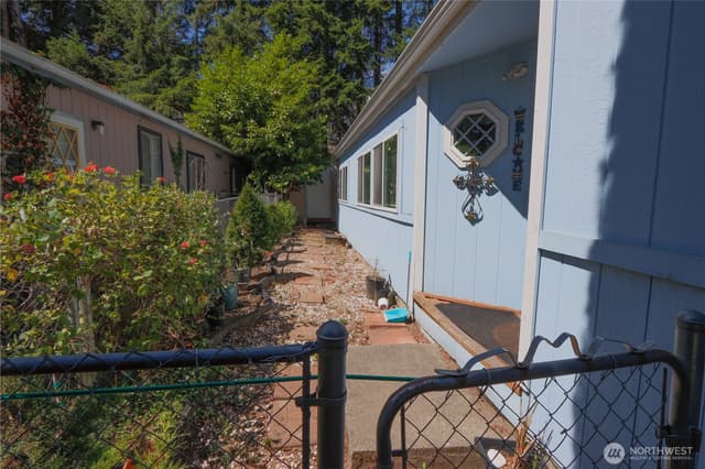 Property photo for 9065 Steele Creek Loop NE, Bremerton photo 4