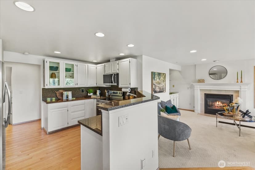 Property photo for 9009 45th Avenue NE, Seattle photo 15