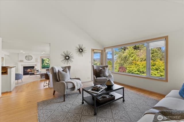 Property photo for 9009 45th Avenue NE, Seattle photo 5