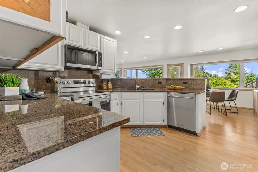 Property photo for 9009 45th Avenue NE, Seattle photo 14