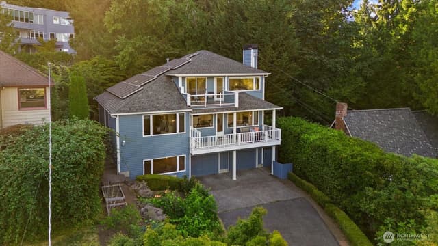 Property photo for 9009 45th Avenue NE, Seattle photo 2