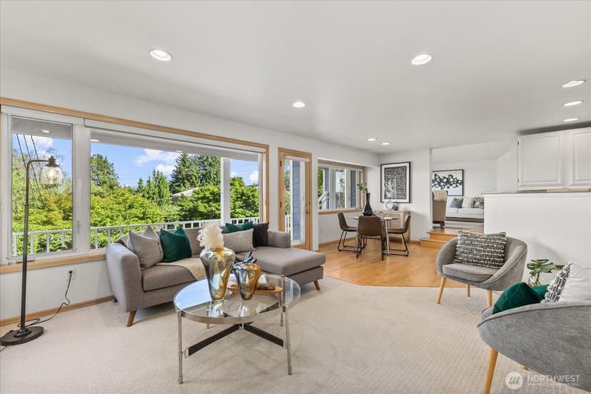 Property photo for 9009 45th Avenue NE, Seattle photo 11