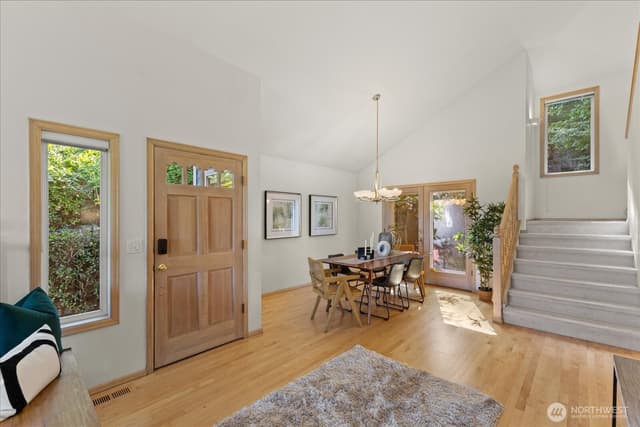Property photo for 9009 45th Avenue NE, Seattle photo 4