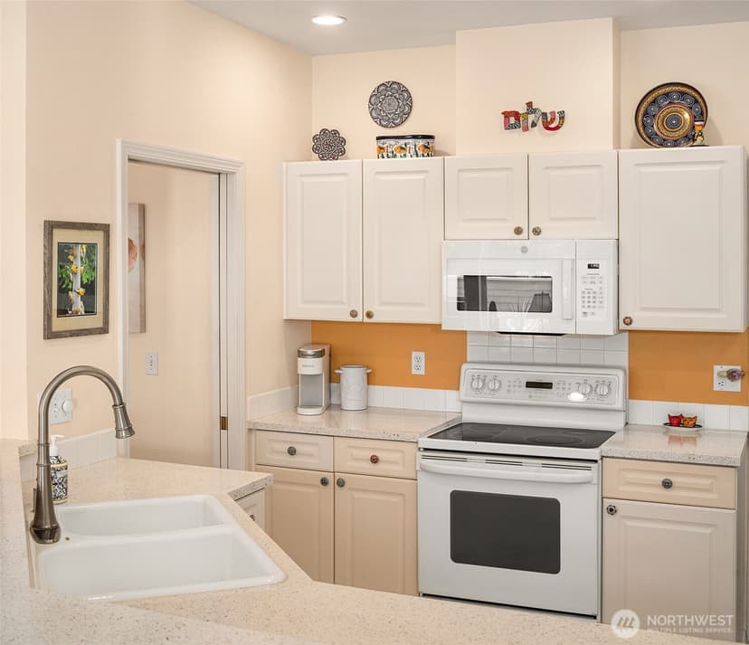 Property photo for 7117 87th Avenue Court SW, Lakewood photo 11