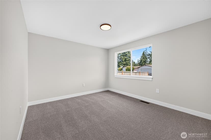 Property photo for 7608 90th Avenue SW, Lakewood photo 31