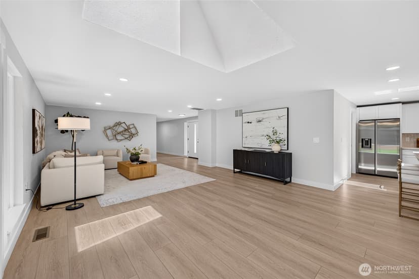 Property photo for 7608 90th Avenue SW, Lakewood photo 11