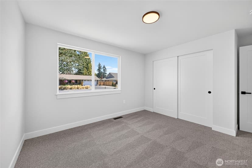 Property photo for 7608 90th Avenue SW, Lakewood photo 32