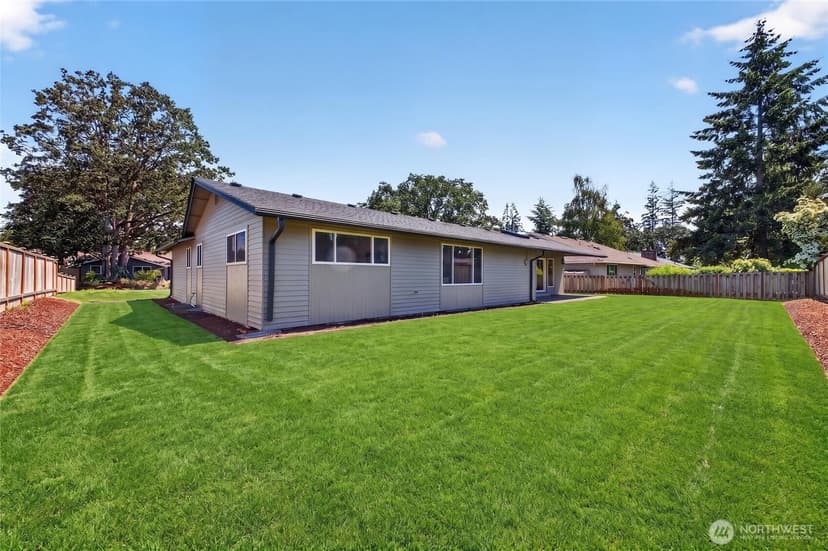 Property photo for 7608 90th Avenue SW, Lakewood photo 36