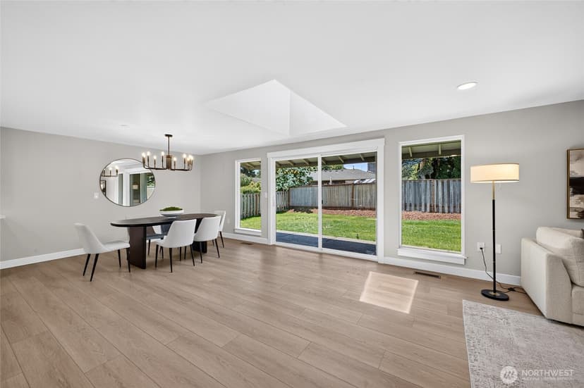 Property photo for 7608 90th Avenue SW, Lakewood photo 9