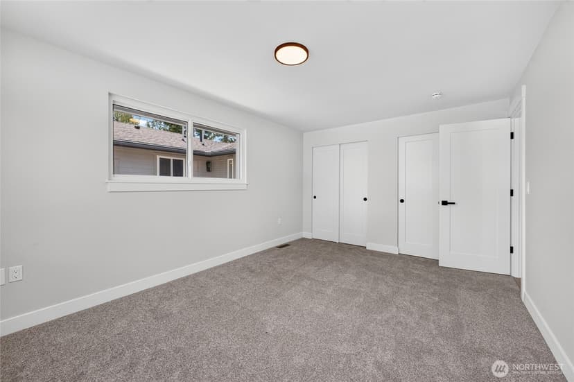 Property photo for 7608 90th Avenue SW, Lakewood photo 28