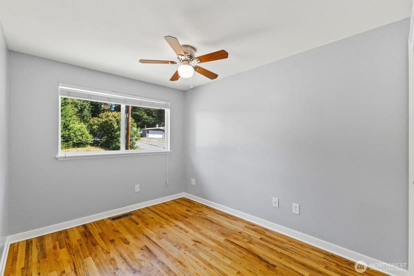 Property photo for 302 137th Street SW, Everett photo 22