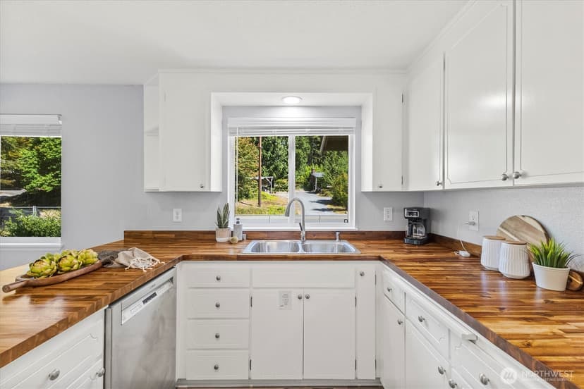 Property photo for 302 137th Street SW, Everett photo 10