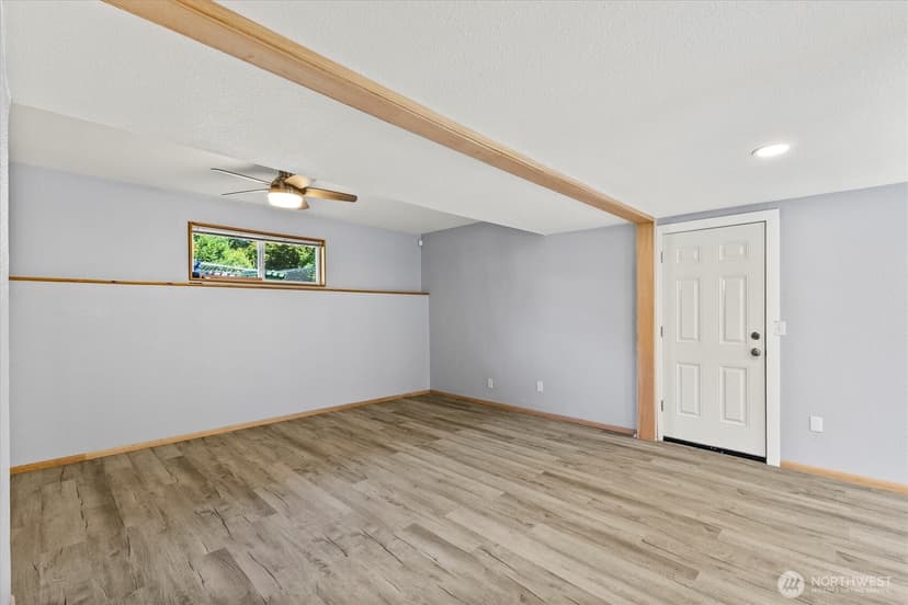 Property photo for 302 137th Street SW, Everett photo 35