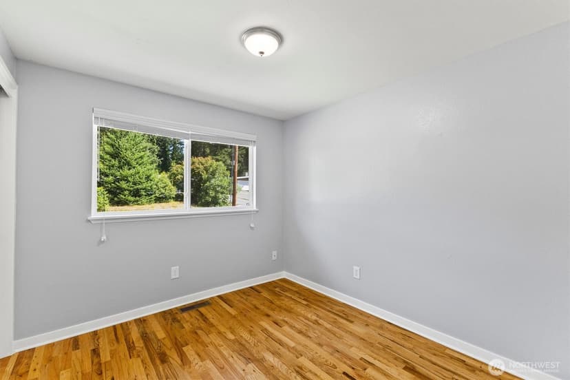 Property photo for 302 137th Street SW, Everett photo 24