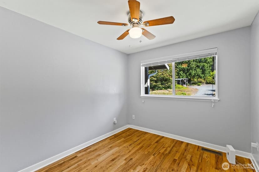 Property photo for 302 137th Street SW, Everett photo 23