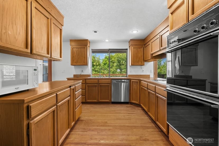 Property photo for 602 S 288th Lane, Federal Way photo 12