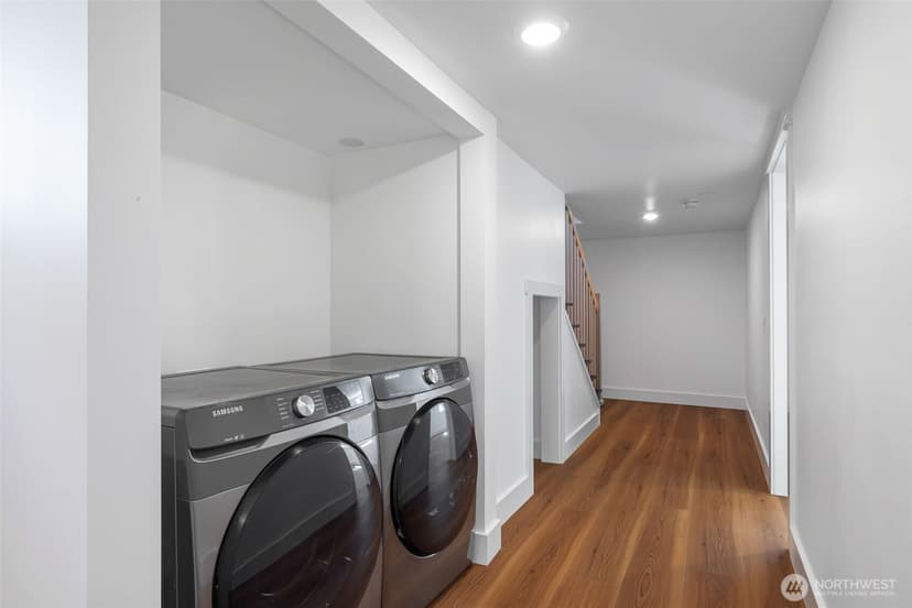 Property photo for 2815 8th Avenue W, Seattle photo 28
