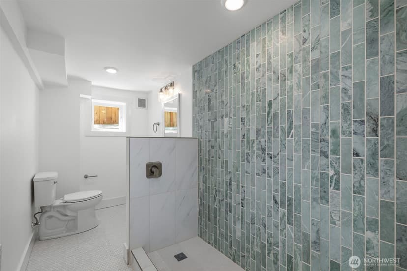 Property photo for 2815 8th Avenue W, Seattle photo 29