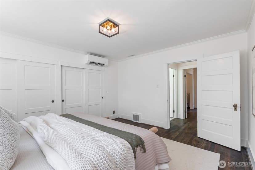 Property photo for 2815 8th Avenue W, Seattle photo 16