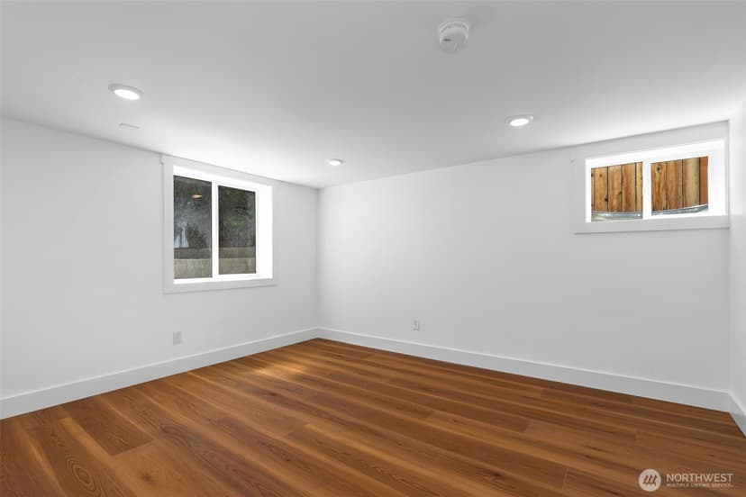 Property photo for 2815 8th Avenue W, Seattle photo 23