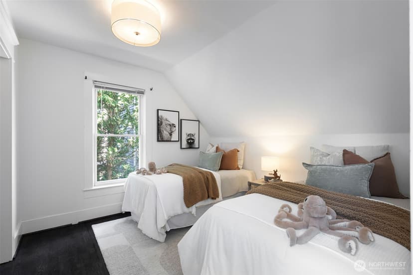 Property photo for 2815 8th Avenue W, Seattle photo 19