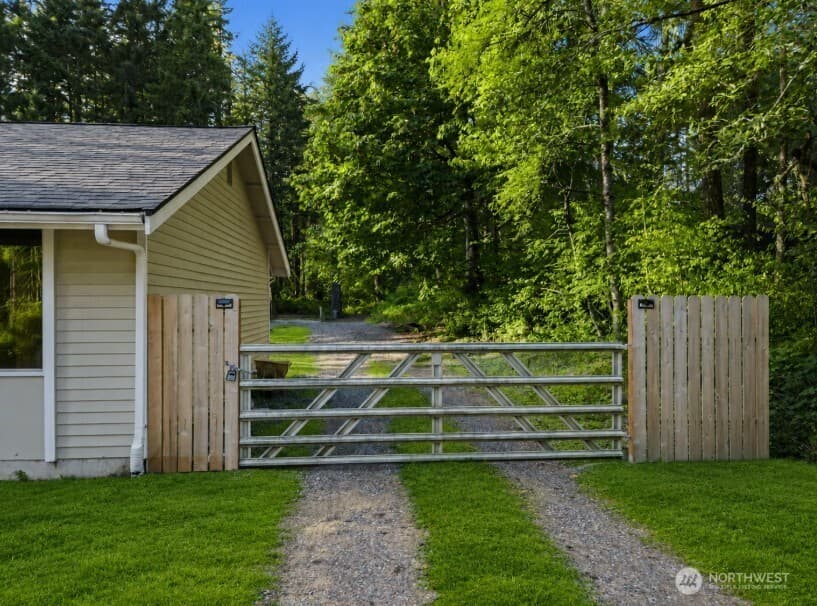 Property photo for 9565 Emerald Drive SE, Port Orchard photo 21