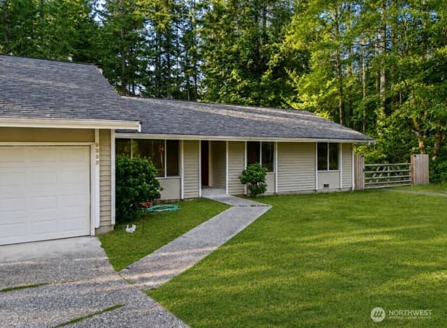 Property photo for 9565 Emerald Drive SE, Port Orchard photo 2