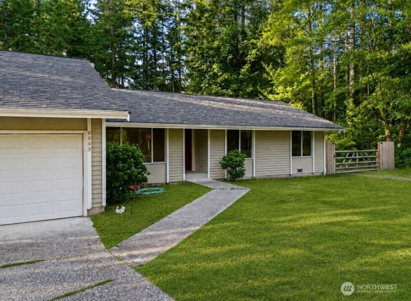Property photo for 9565 Emerald Drive SE, Port Orchard photo 2