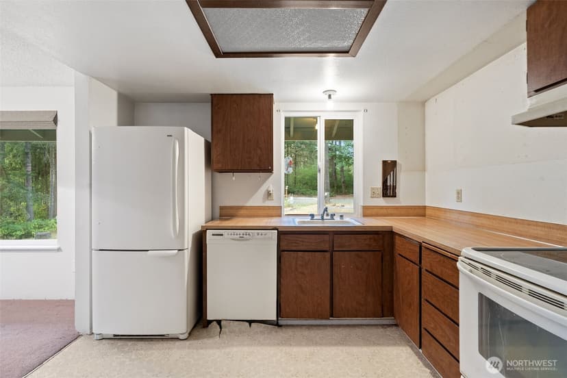 Property photo for 9565 Emerald Drive SE, Port Orchard photo 8