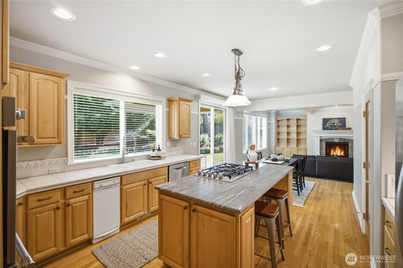 Property photo for 617 SW 361st Street, Federal Way photo 4