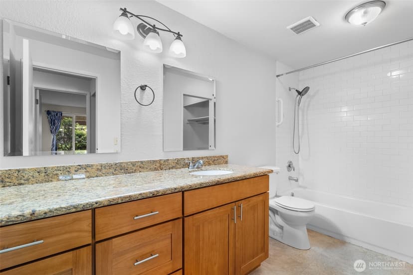 Property photo for 149 S 329th Place #B, Federal Way photo 11