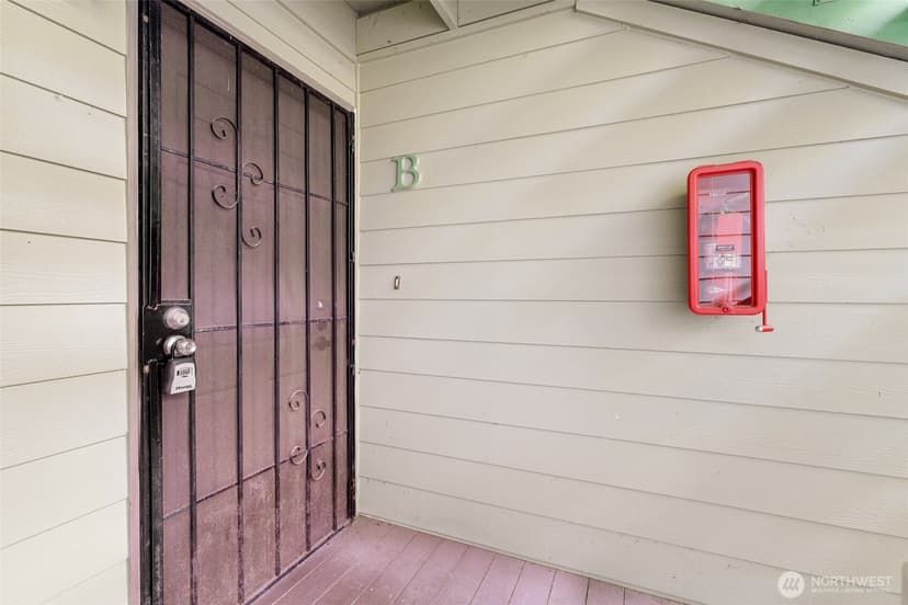 Property photo for 149 S 329th Place #B, Federal Way photo 2