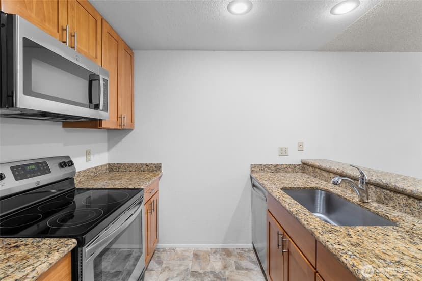 Property photo for 149 S 329th Place #B, Federal Way photo 7