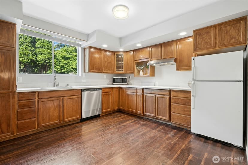Property photo for 10124 3rd Avenue NW, Seattle photo 25