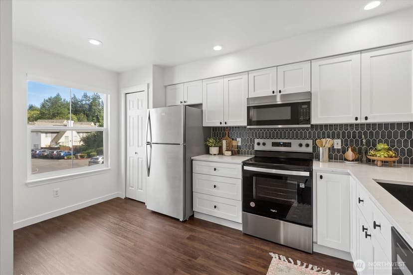 Property photo for 1600 121st Street SE #S-103, Everett photo 17