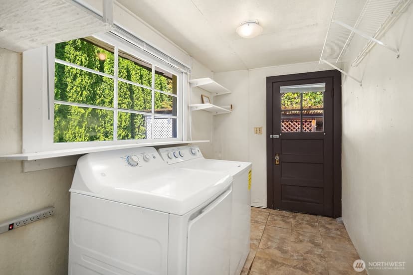 Property photo for 2728 60th Avenue SE, Mercer Island photo 16