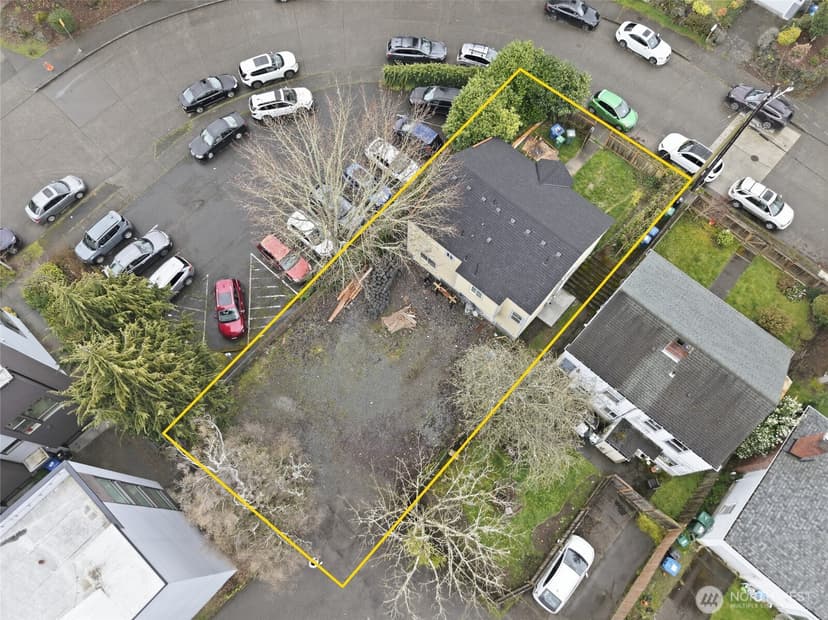 Property photo for 5752 NE 62nd Street, Seattle photo 3