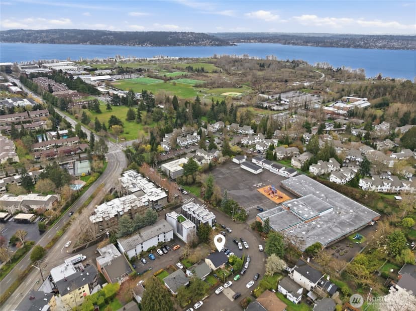 Property photo for 5752 NE 62nd Street, Seattle photo 6