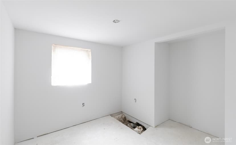Property photo for 9617 15th Avenue NE, Seattle photo 13