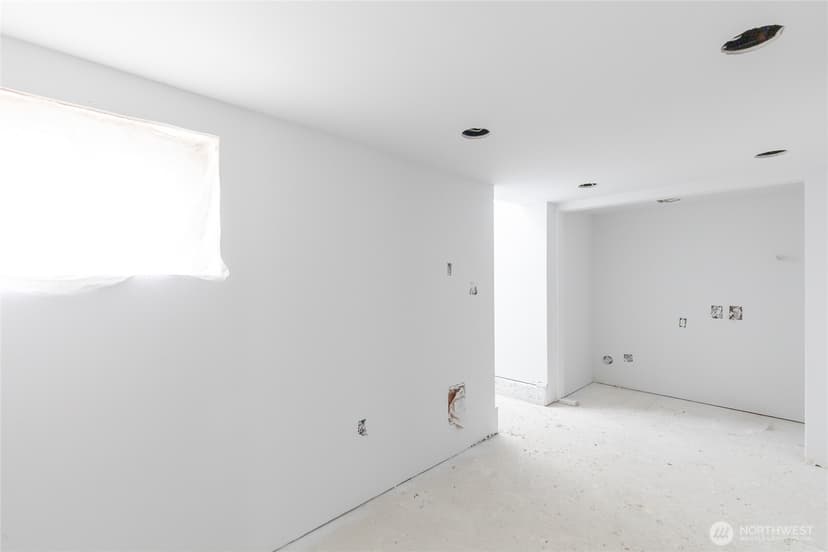 Property photo for 9617 15th Avenue NE, Seattle photo 14