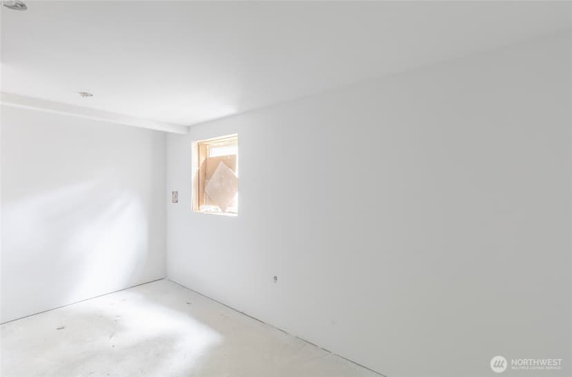 Property photo for 9617 15th Avenue NE, Seattle photo 11