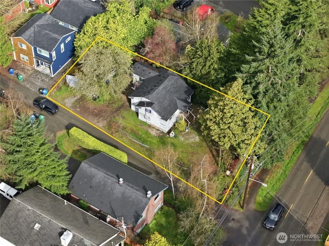 Property photo for 9617 15th Avenue NE, Seattle photo 4