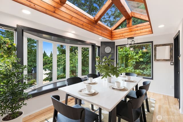 Property photo for 11615 NE 100th Street, Kirkland photo 3