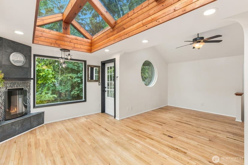 Property photo for 11615 NE 100th Street, Kirkland photo 12