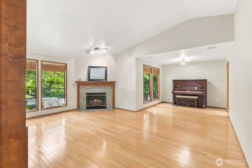 Property photo for 11615 NE 100th Street, Kirkland photo 15